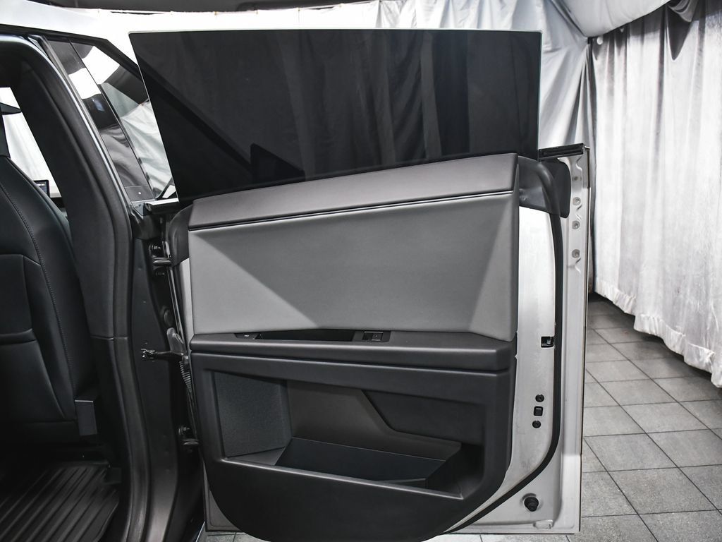 Tesla Cybertruck AWD