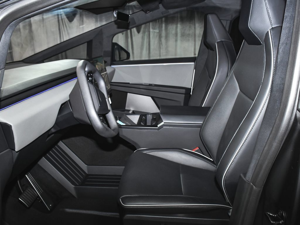 Tesla Cybertruck AWD