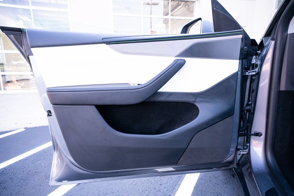 Tesla Model Y Long Range