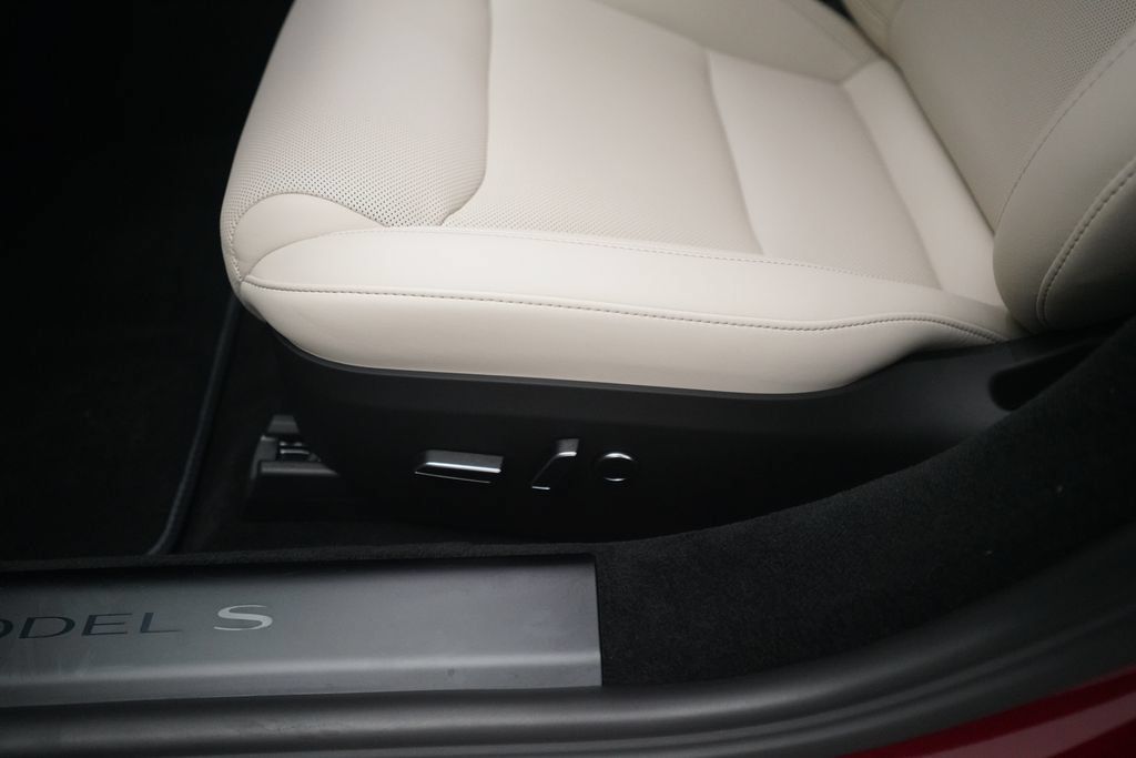 Tesla Model S AWD