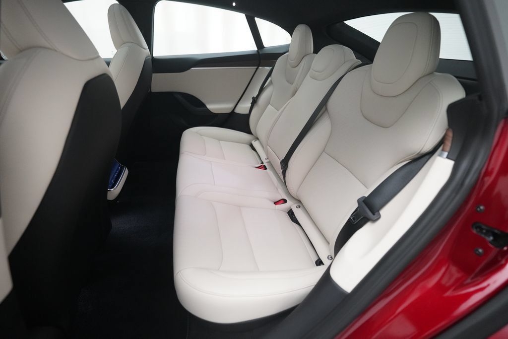 Tesla Model S AWD