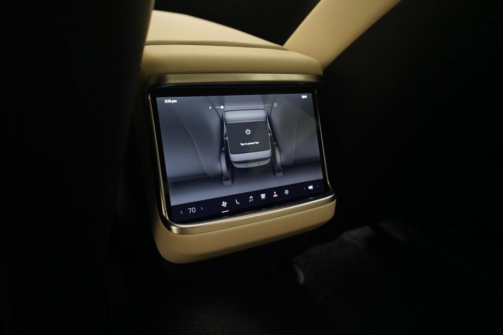Tesla Model S AWD