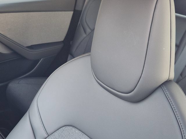 Tesla Model Y AWD