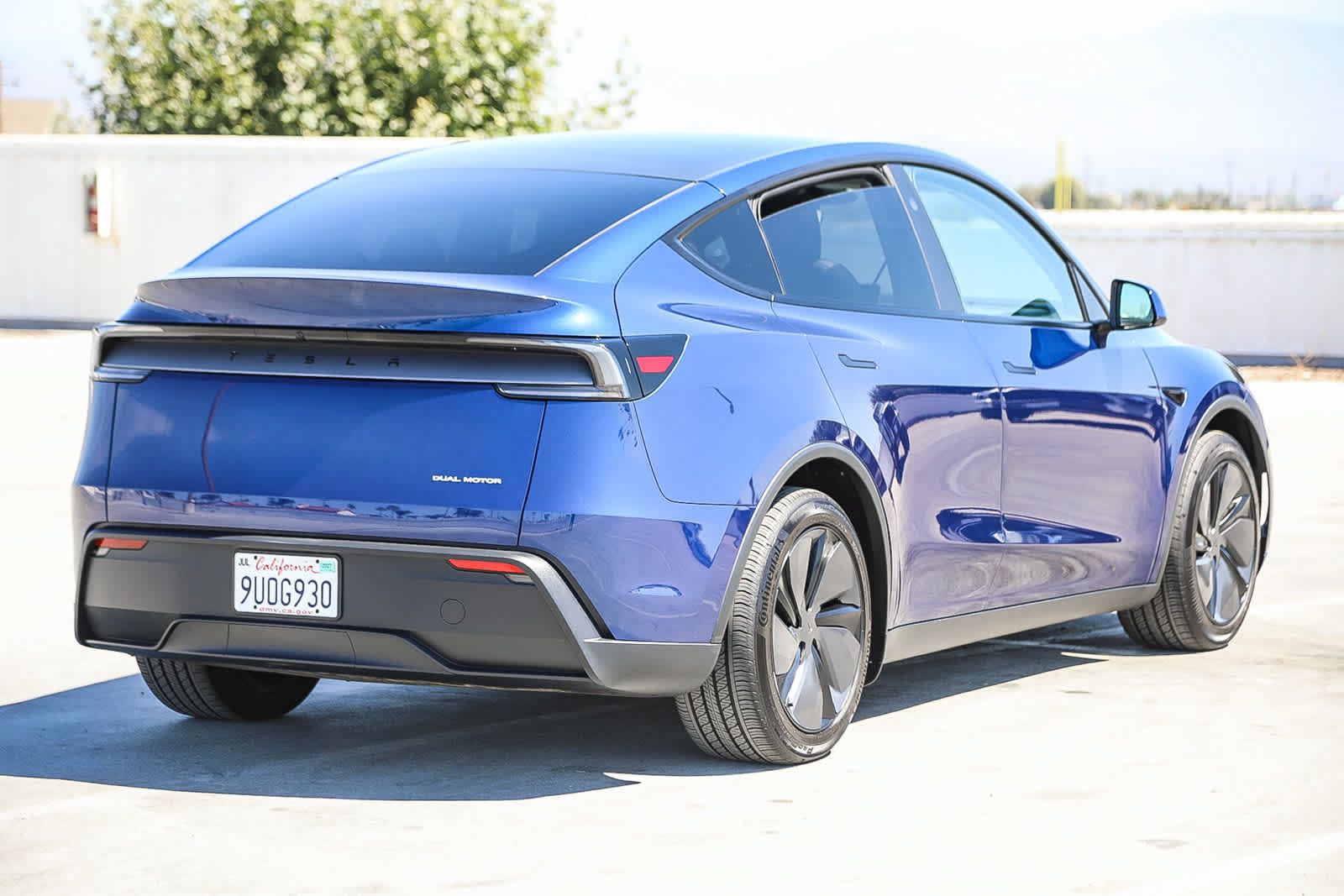 Tesla Model Y AWD Long Range