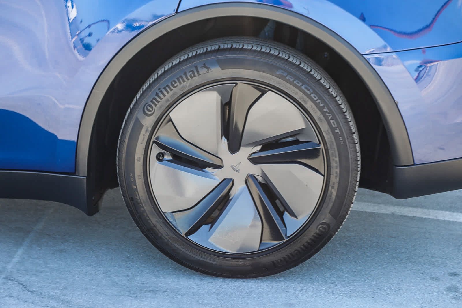 Tesla Model Y AWD Long Range
